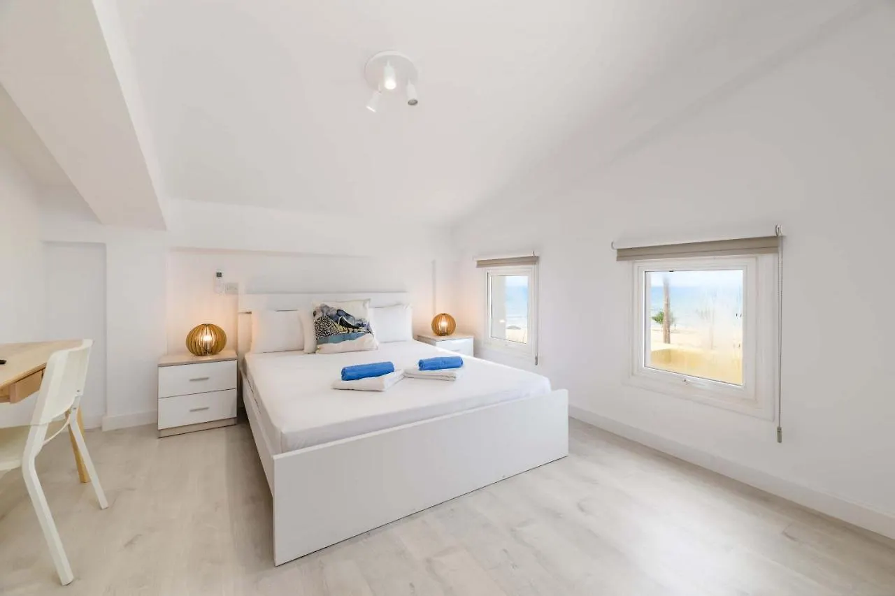 Sirens Beach House Ayia Napa 0*,  Kypr